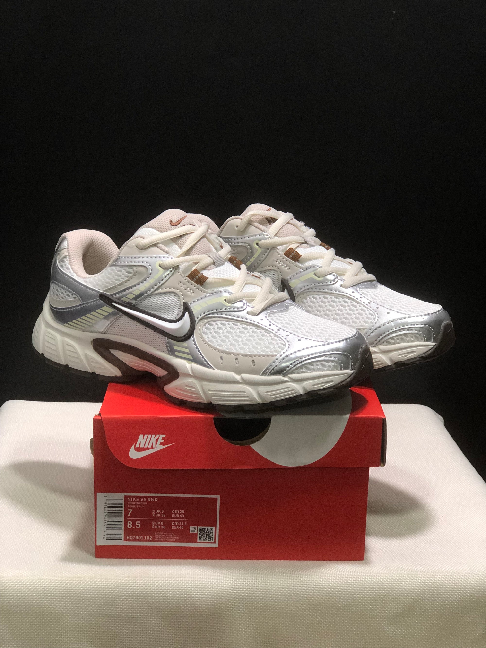 Nike V5 RNR prata