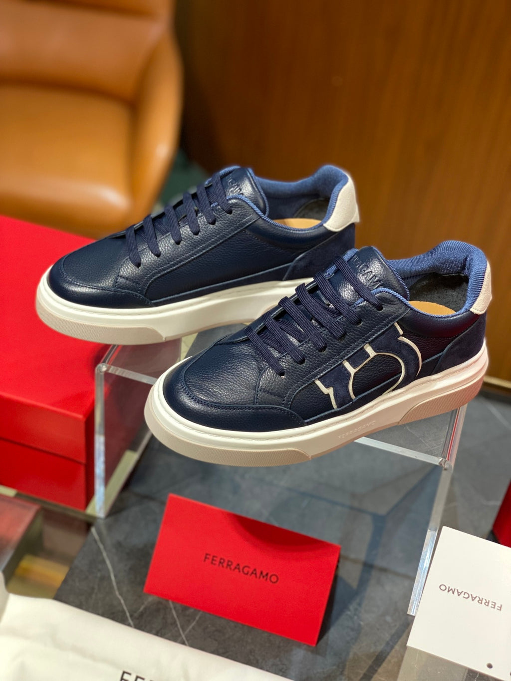 Tênis Ferragamo Gancini em couro Azul