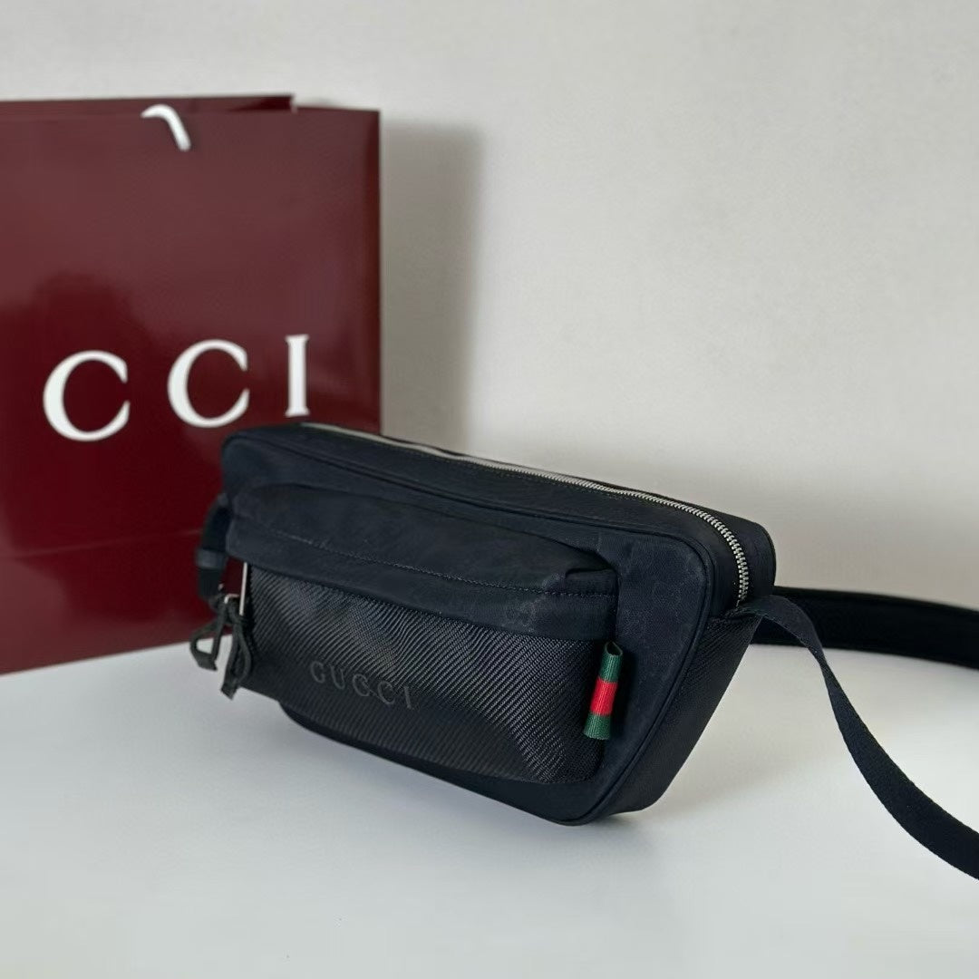 Bag Gucci GG Canvas Slingbag Preto  34x15x10cm