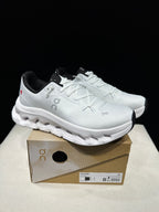Tênis On Cloudtilt Branco com detalhes Preto