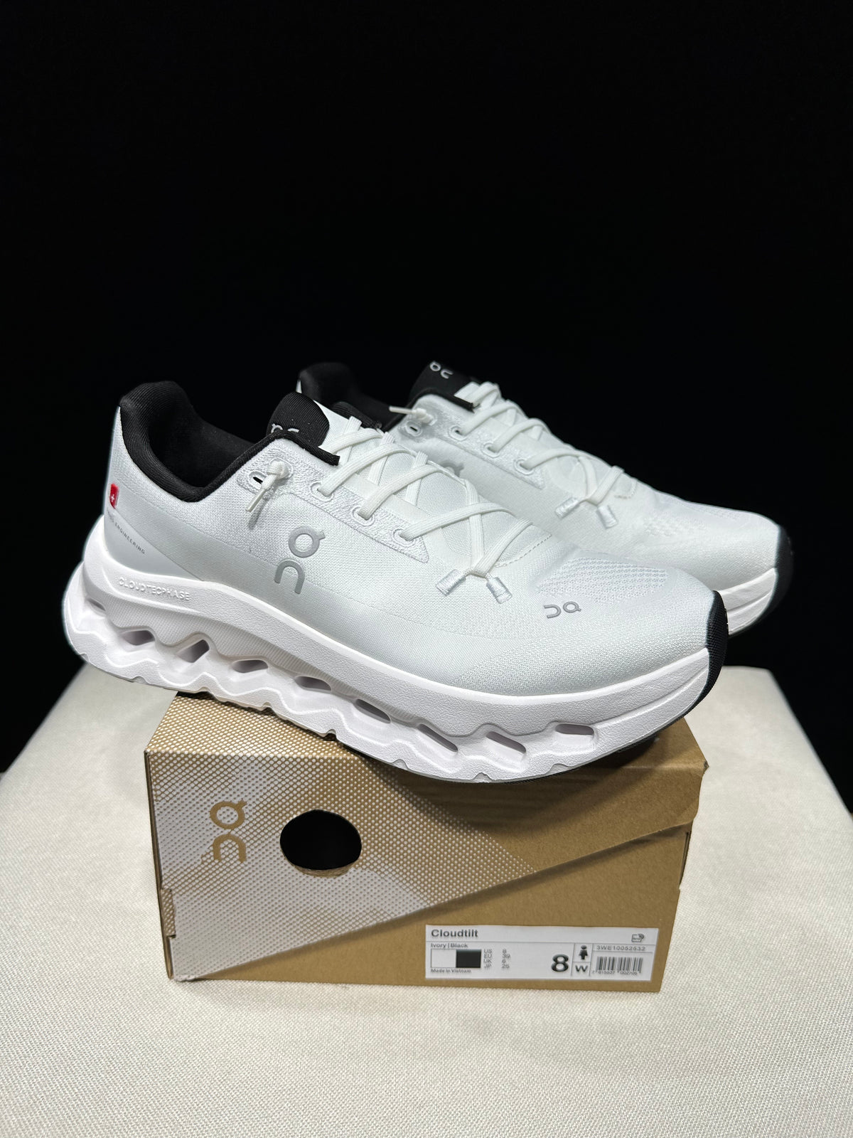 Tênis On Cloudtilt Branco com detalhes Preto