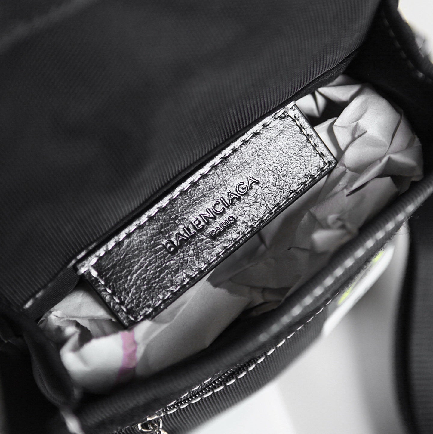 Balenciaga Explorer Small Pouch bag Preta 19×16×3.3cm