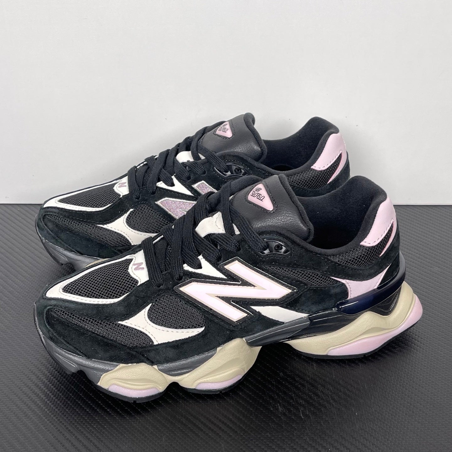 NEW BALANCE 9060 preto/rosa