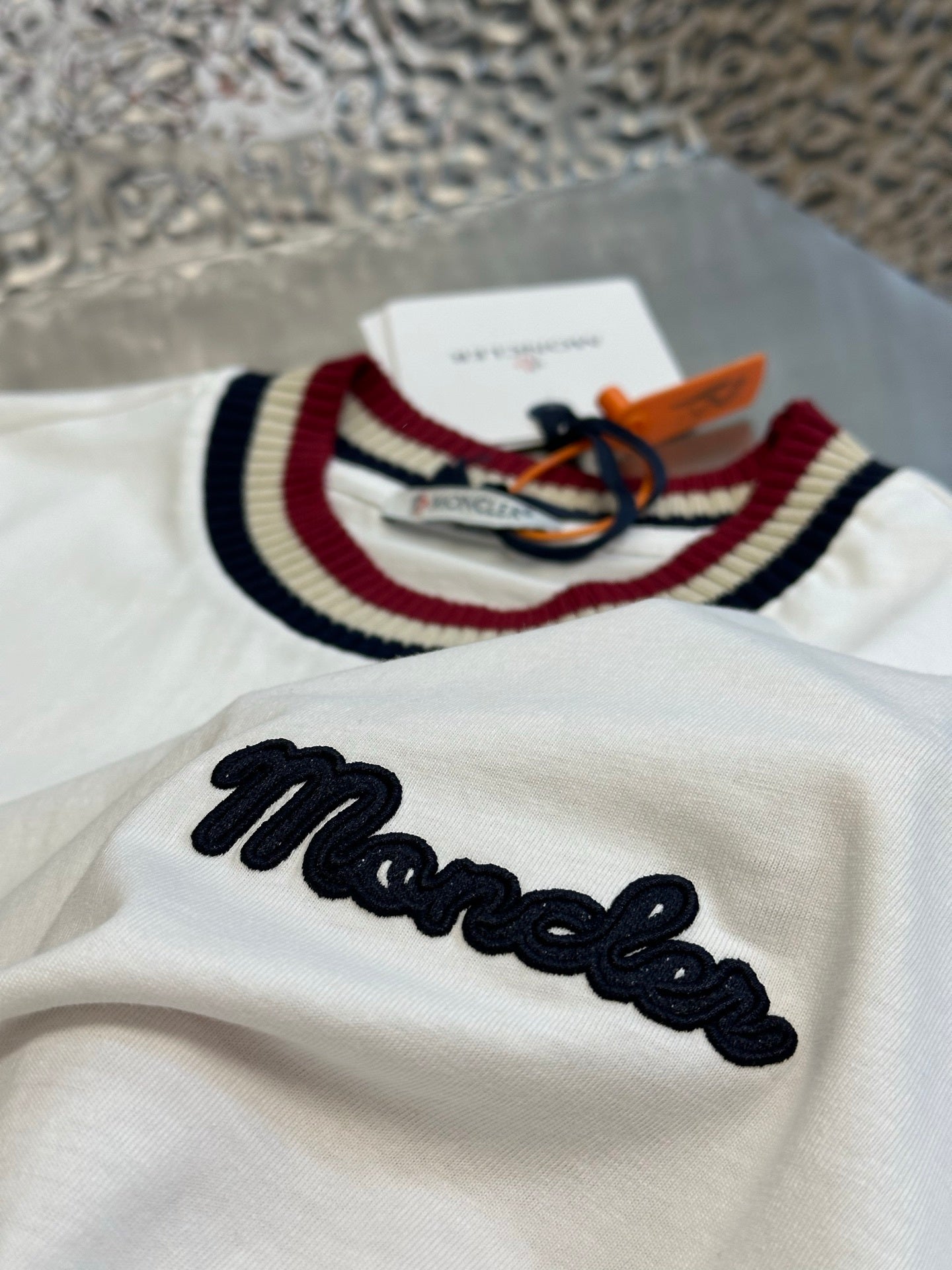 Camiseta Moncler de algodão com logotipo bordado Branco