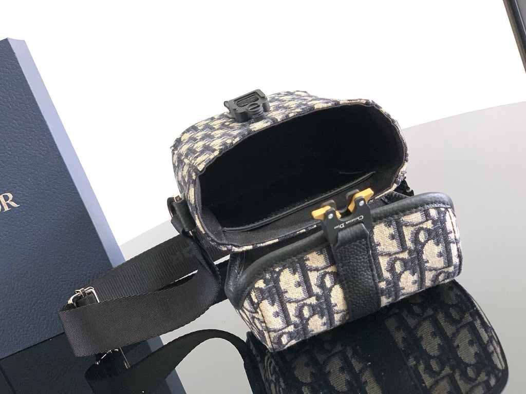 Bag Dior Mini Hit the Road Vertical Messenger Oblique 13x20x7cm