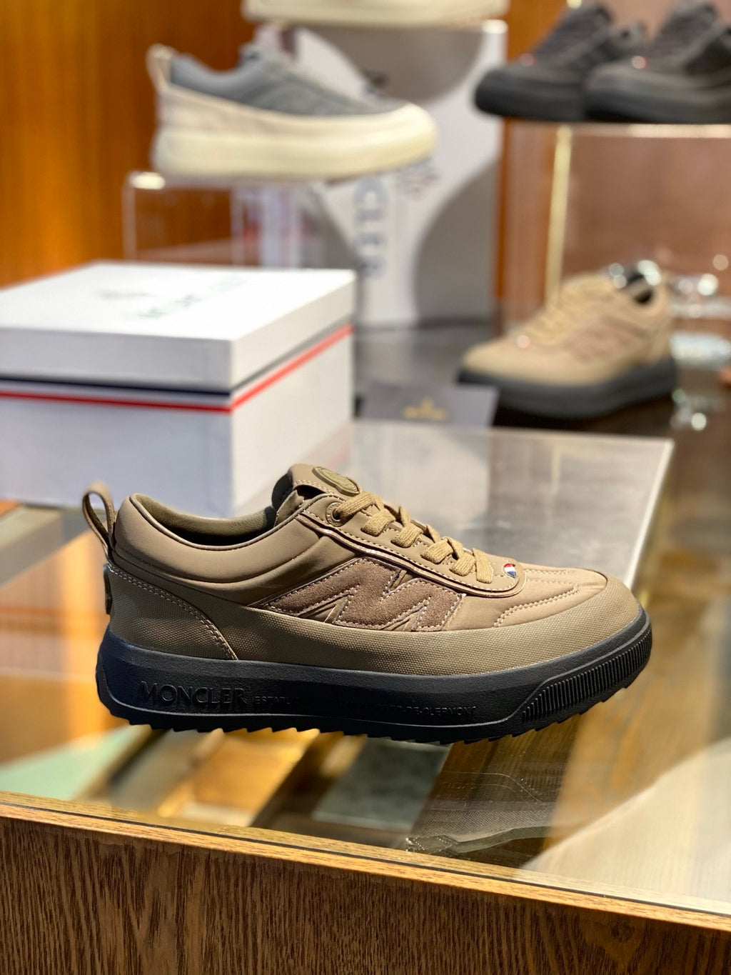Tênis Moncler Altive Marrom