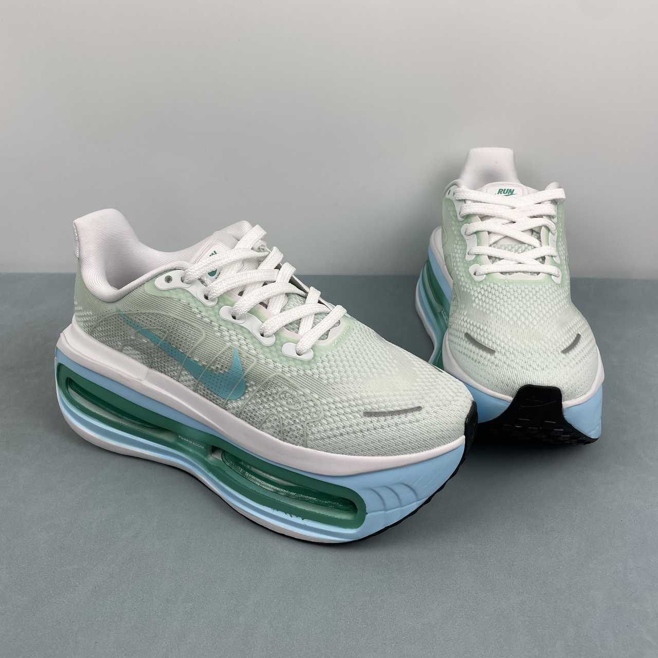 Vomero Premium Branco/Azul/Verde