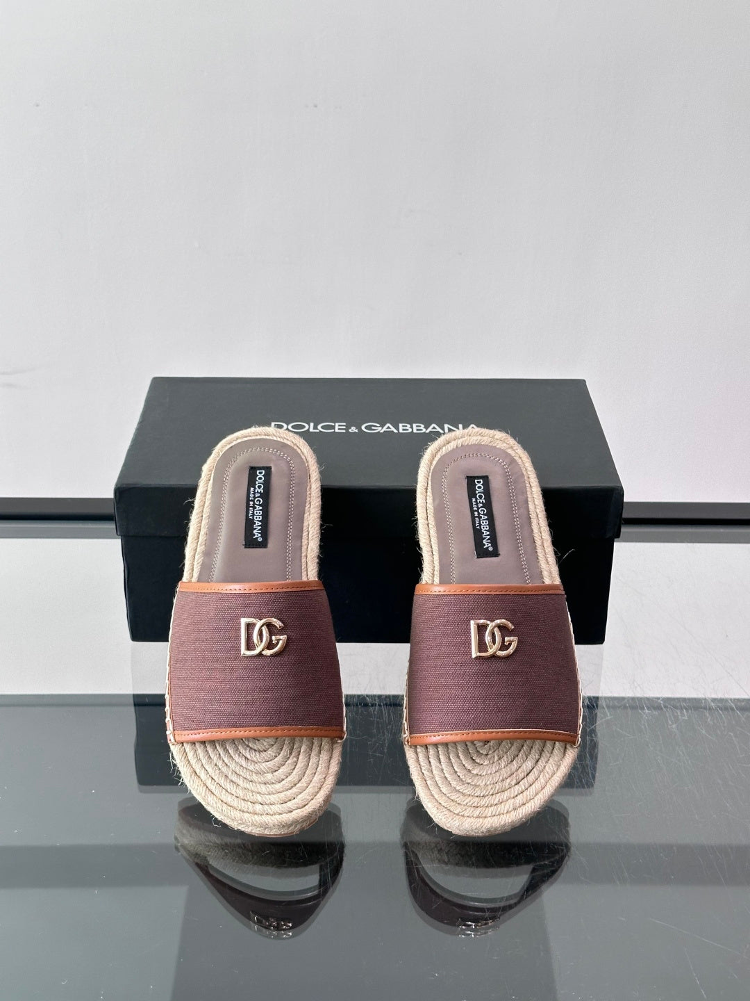 Espadrilhe DG com logo gravado marrom
