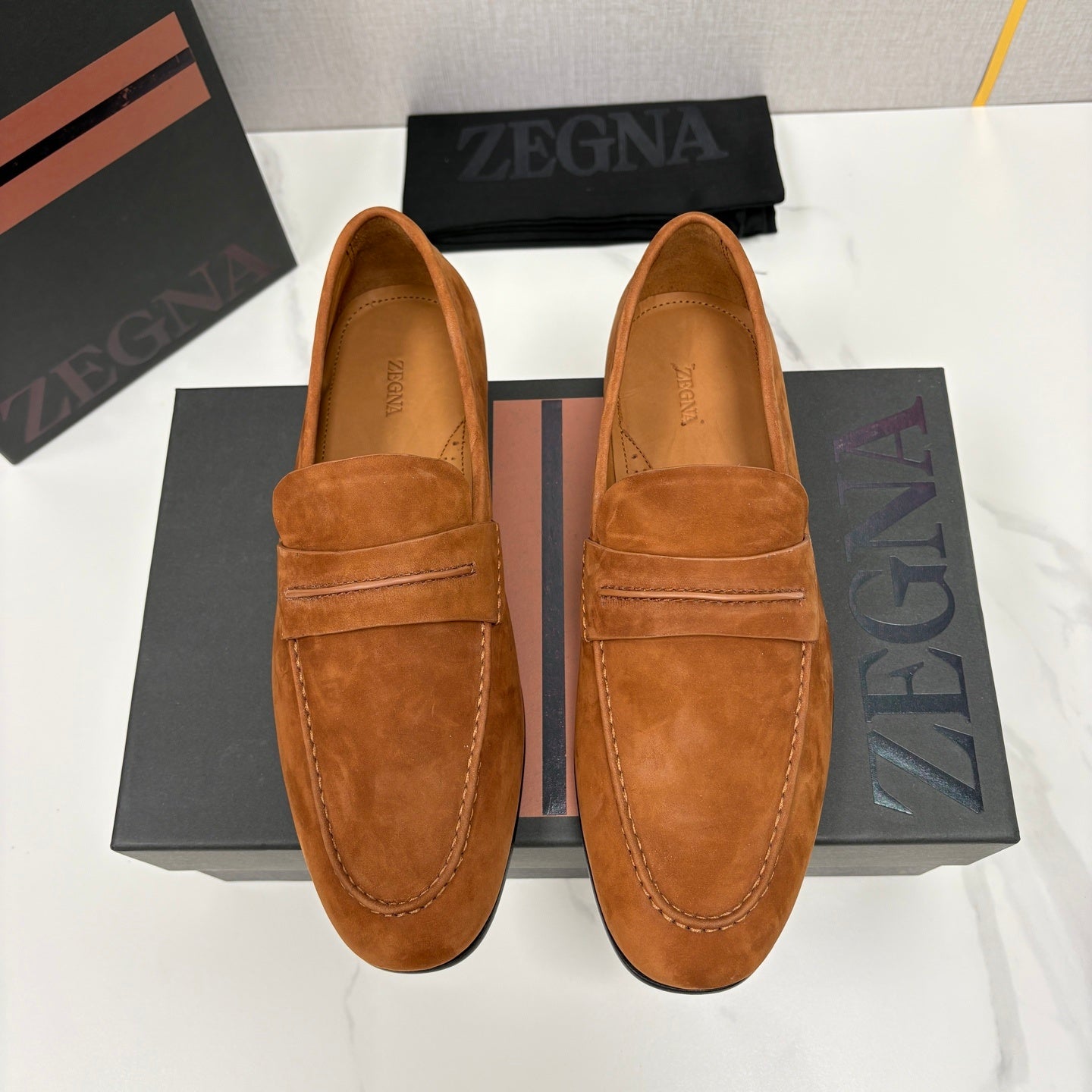Mocassim Zegna Penny Loafer camurça marrom