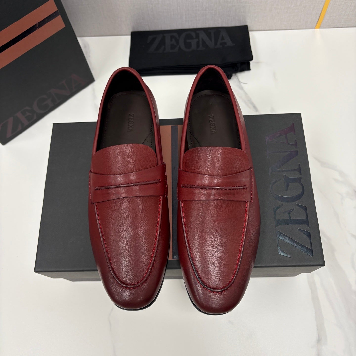 Mocassim Zegna Penny Loafer couro vinho