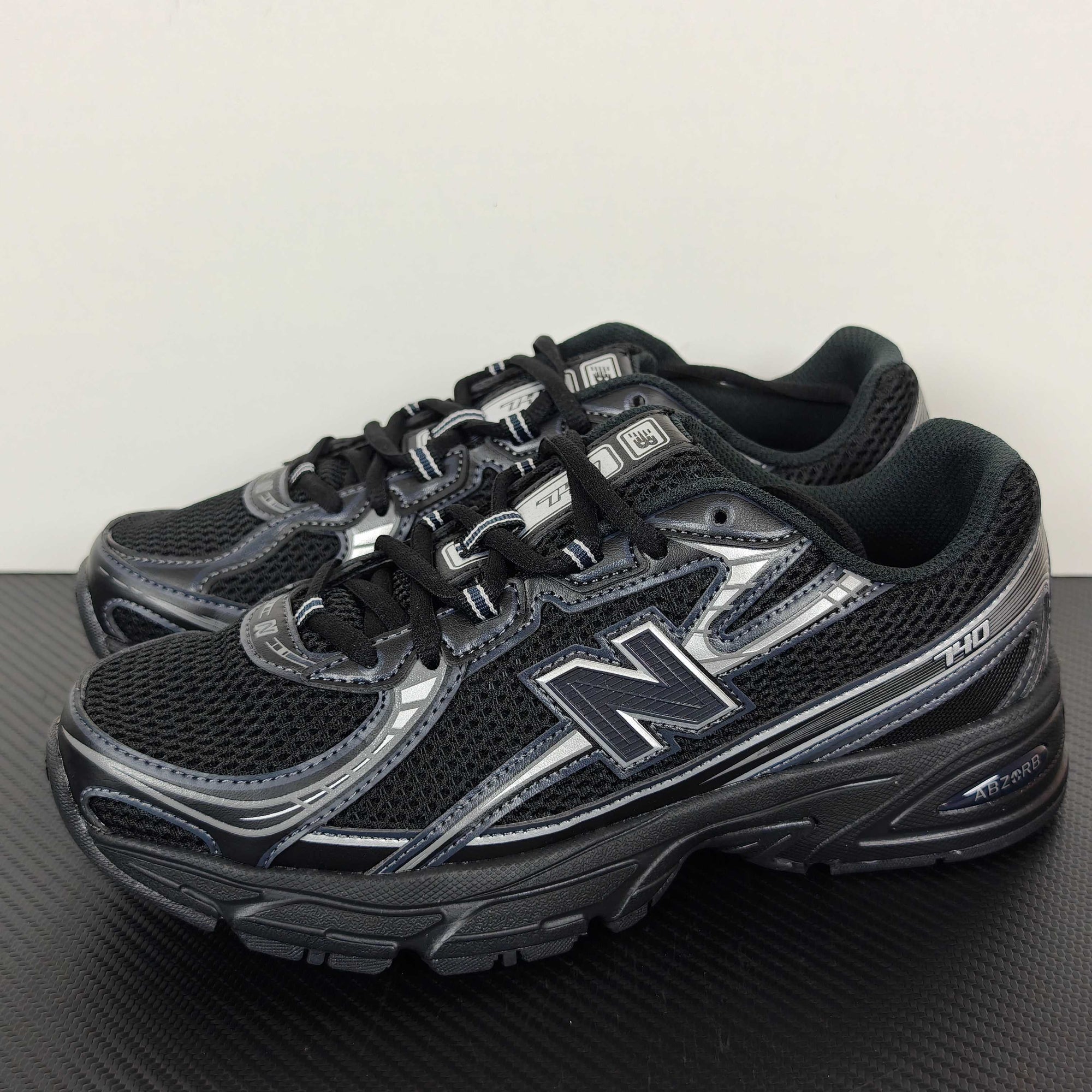 Tênis New Balance NB 740 Preto