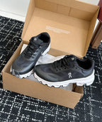 Tênis On Cloudventure 2.0 x LOEWE Preto/Branco
