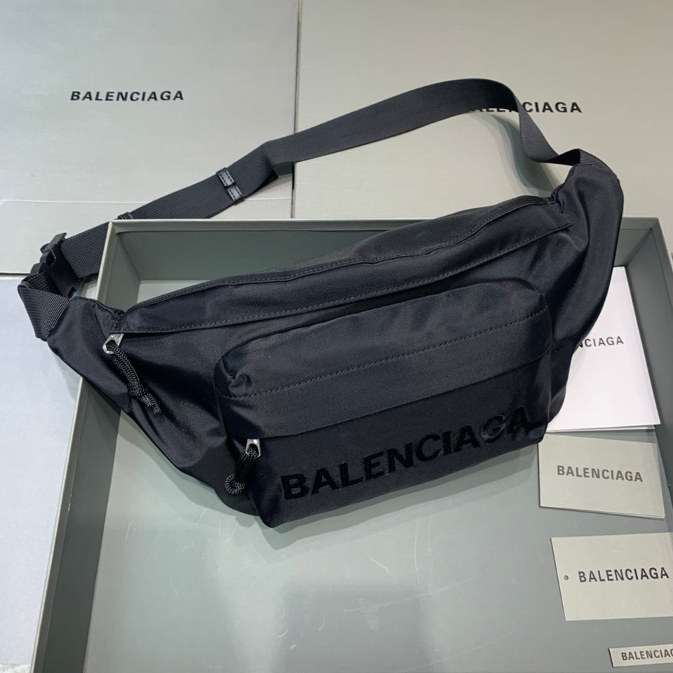 Balenciaga Wheel Logo Embroidered em Nylon 23x5x20cm