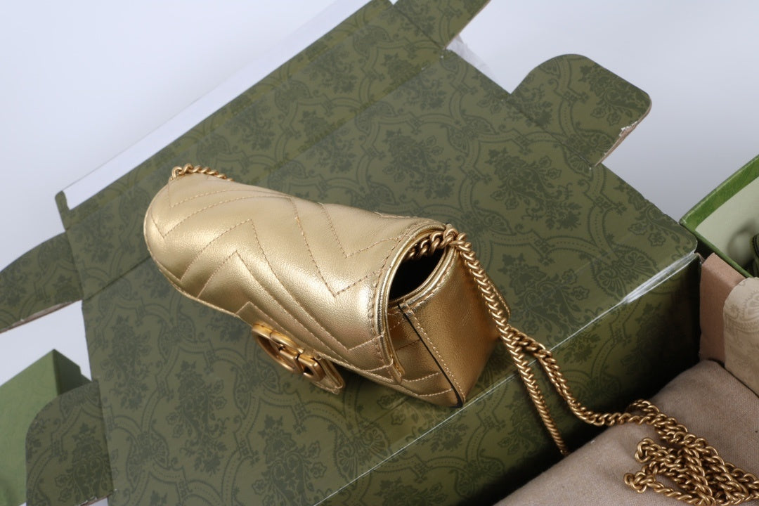 Bolsa Gucci GG Marmont Couro Dourado Super Mini/Média/Grande