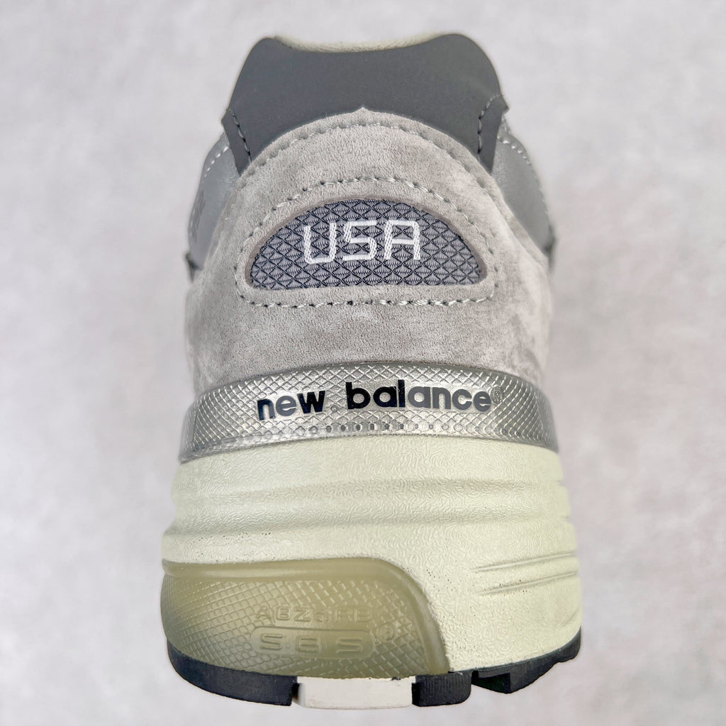 NEW BALANCE 992 Grey Silver