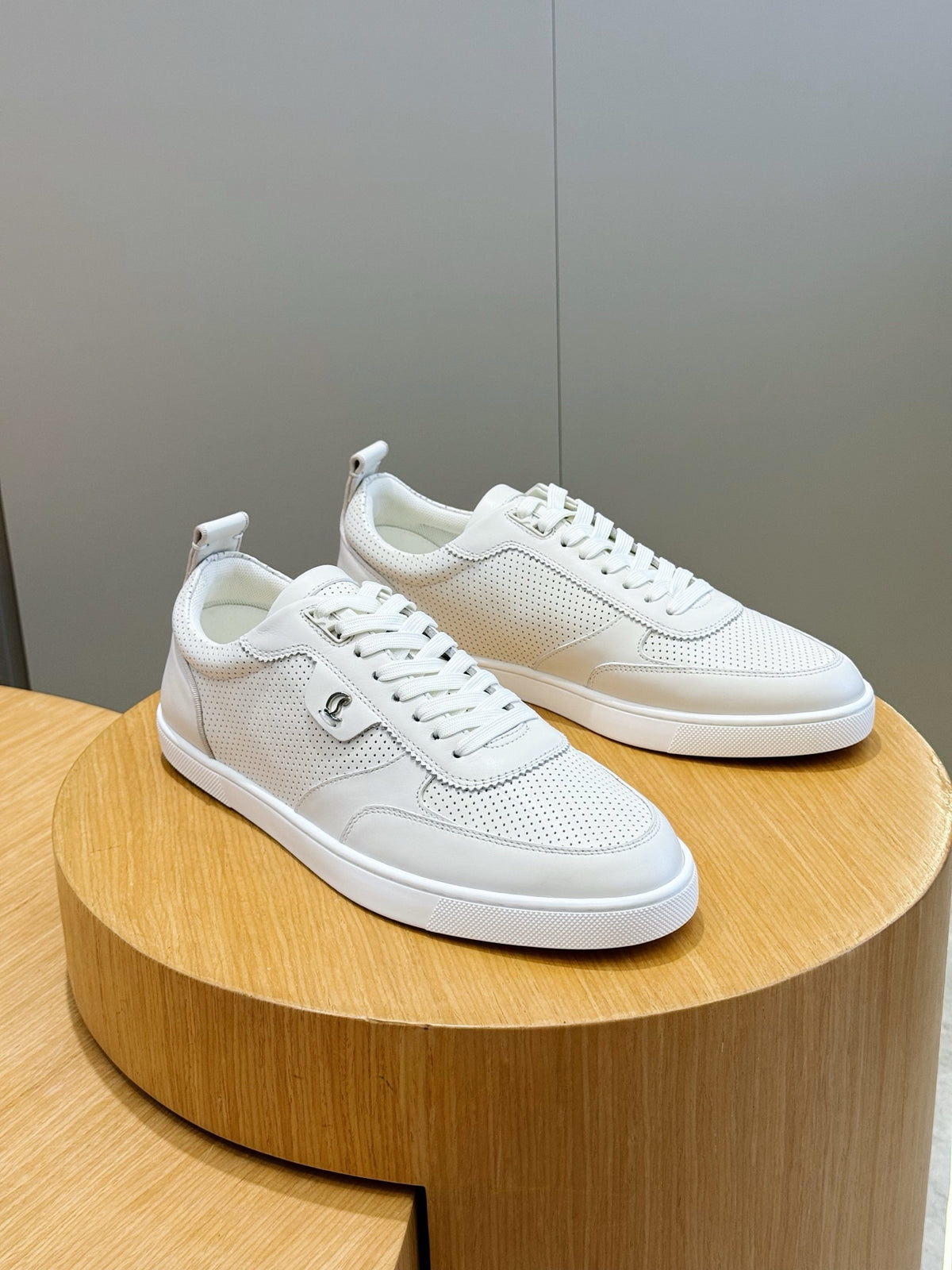 C. Louboutin Tênis Tutti Rui branco