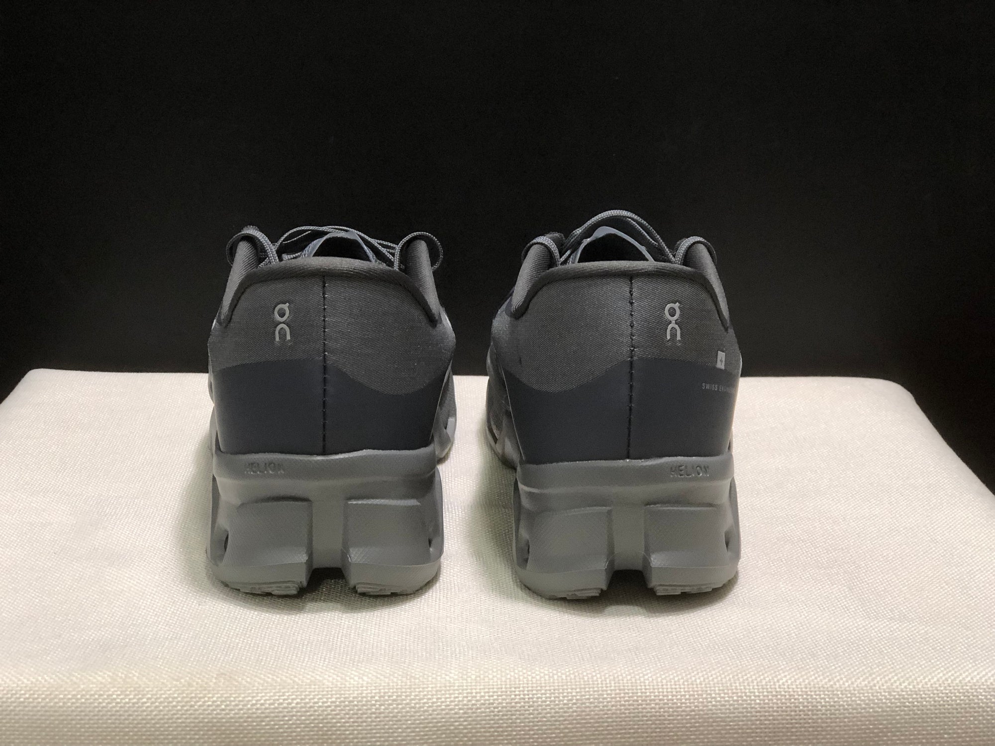 Tênis On Cloudmonster Hyper x PAF Cinza