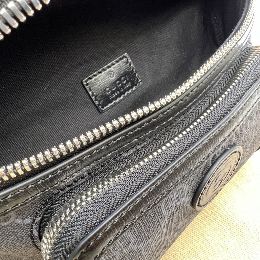 Pochete Gucci GG Embossed Supreme Azul 28x15x3.5cm