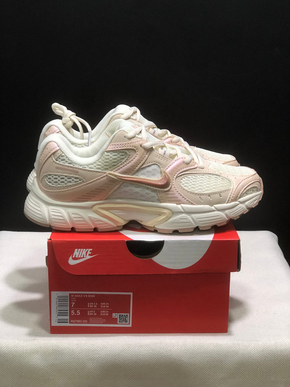 Nike V5 RNR rosa pastel