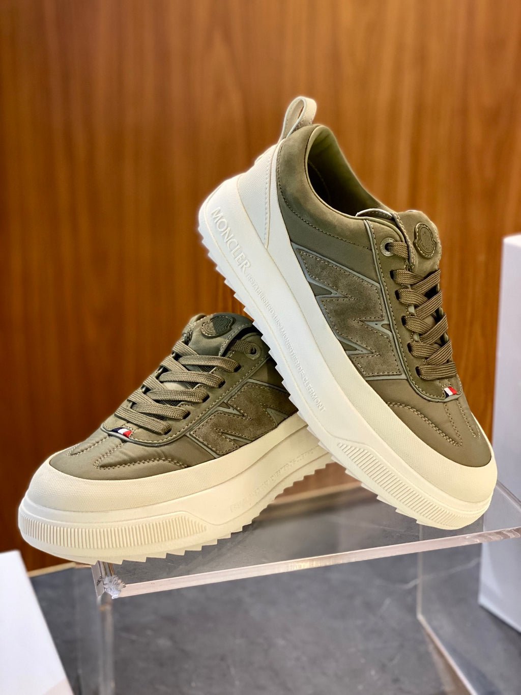 Tênis Moncler Altive Verde Militar