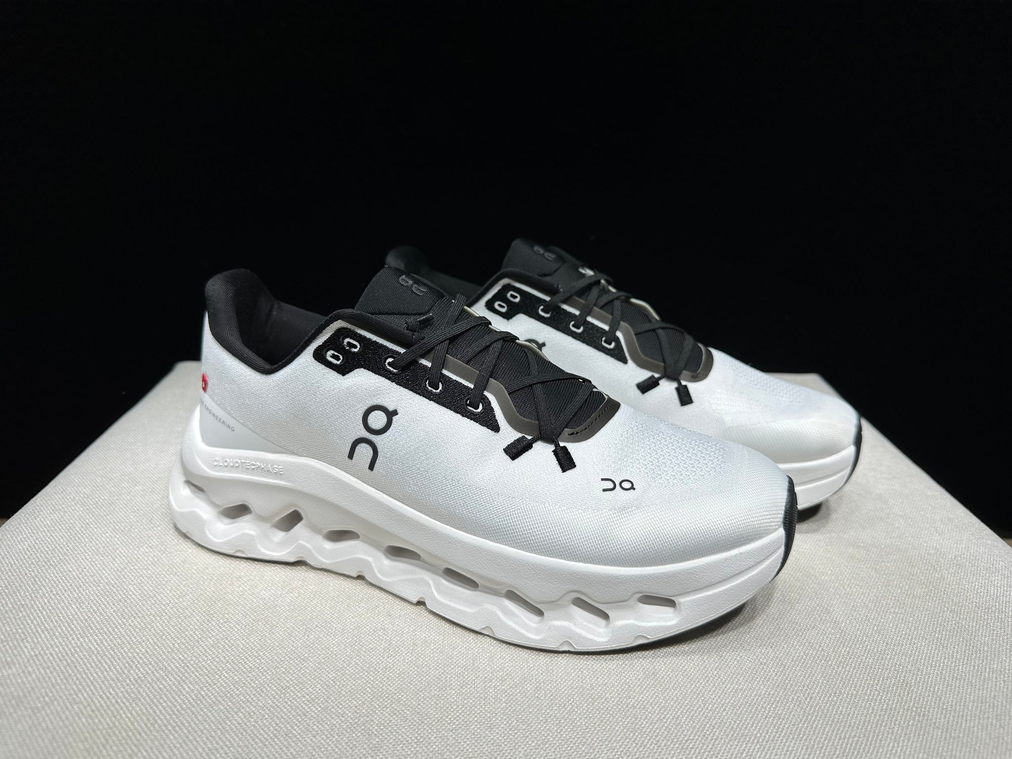 Tênis On Cloudtilt Branco/Preto