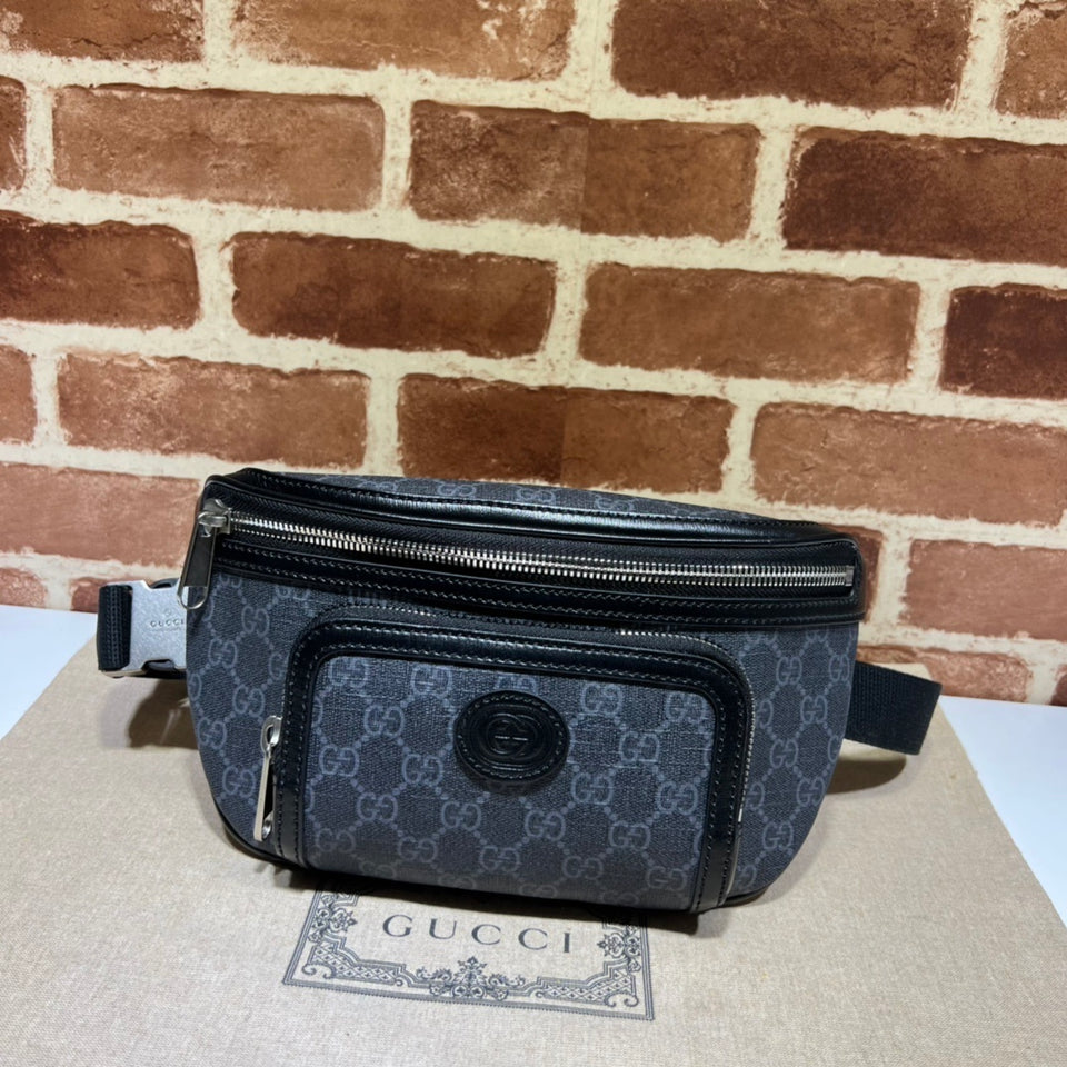 Pochete Gucci GG Embossed Supreme Azul 28x15x3.5cm