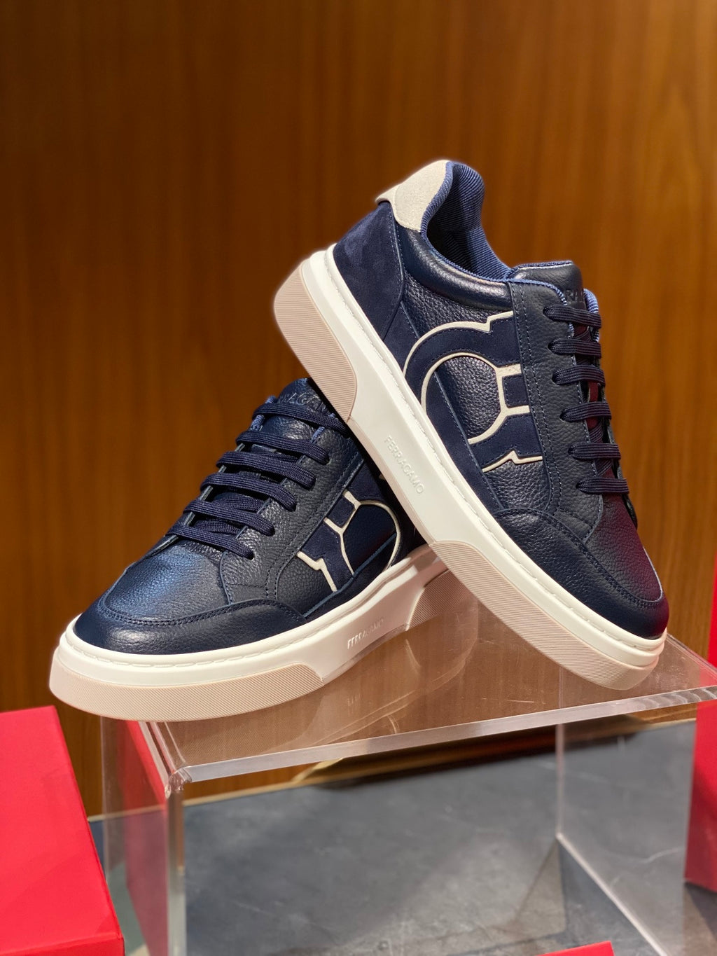 Tênis Ferragamo Gancini em couro Azul