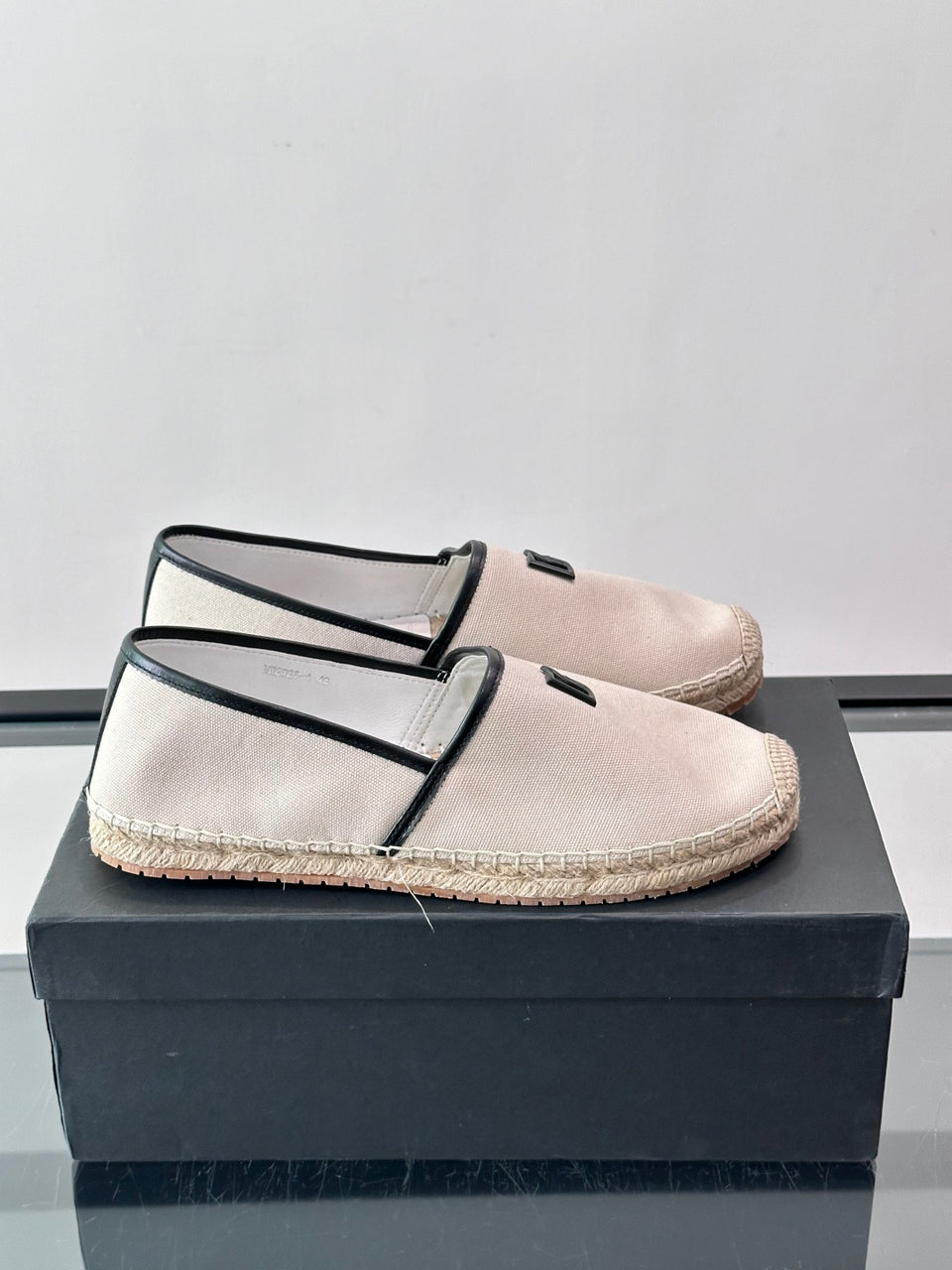 Espadrilhe DG com logo gravado bege