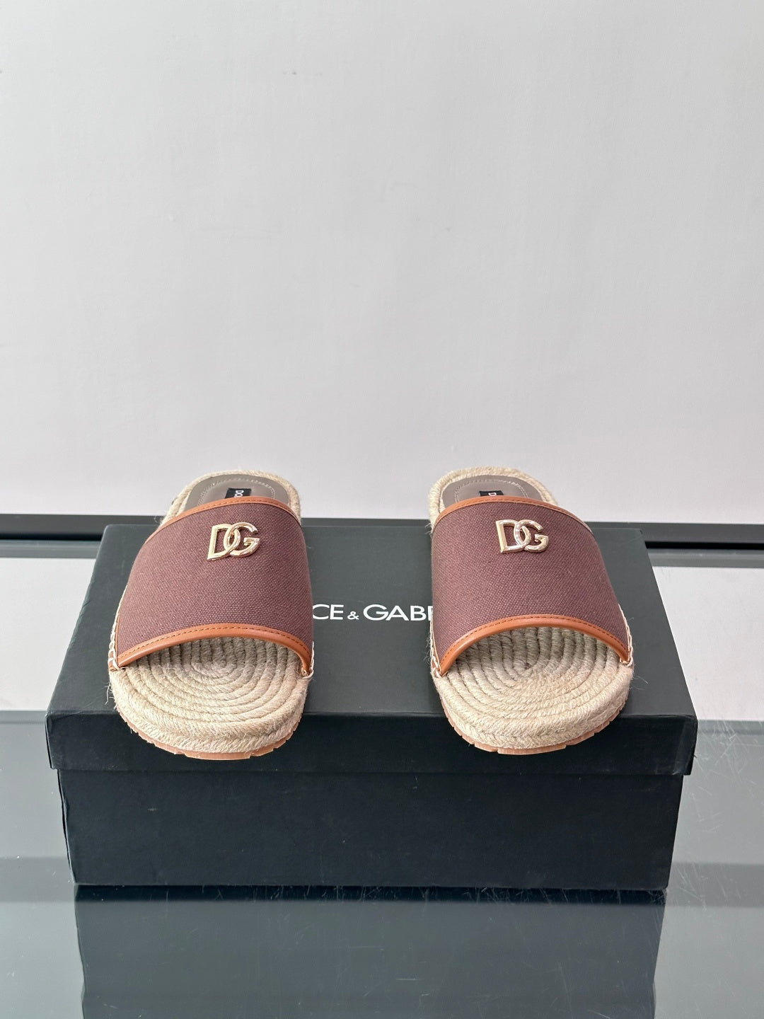 Espadrilhe DG com logo gravado marrom