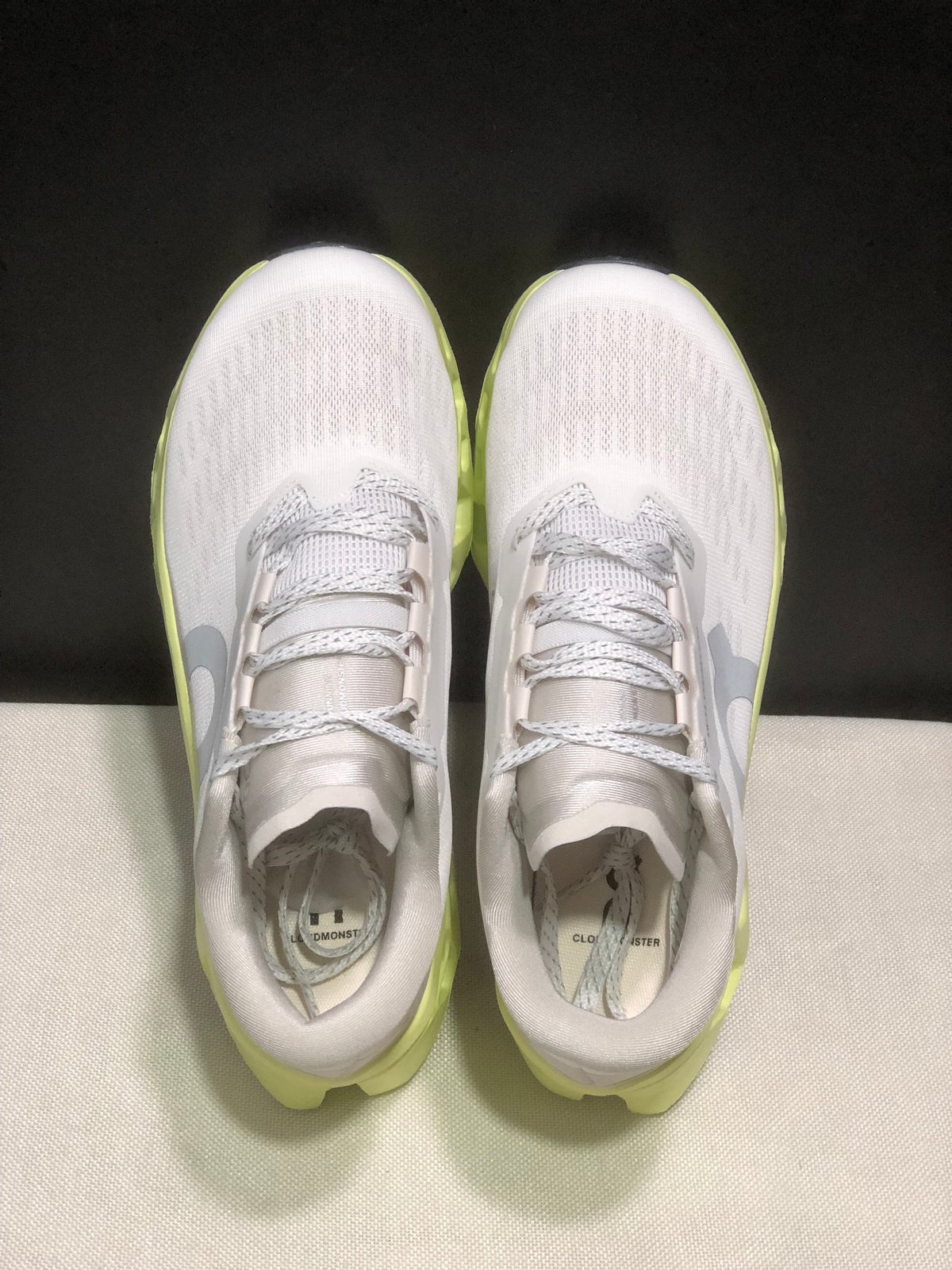 Tênis On Running Cloudmonster 3 branco/amarelo