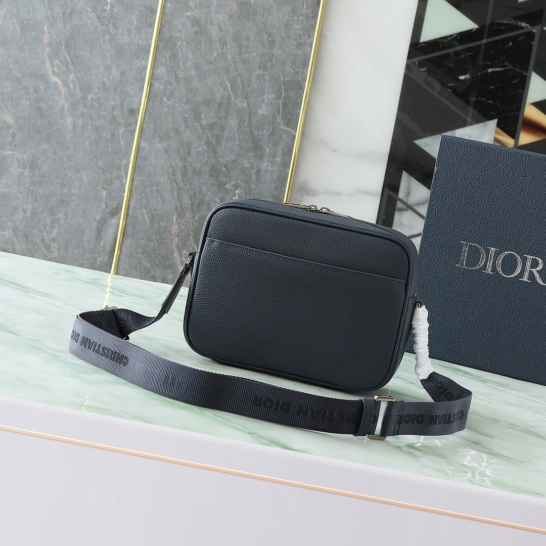 Pochete Dior Messenger  x Hilton Nel 2024  23×17×7.5 cm