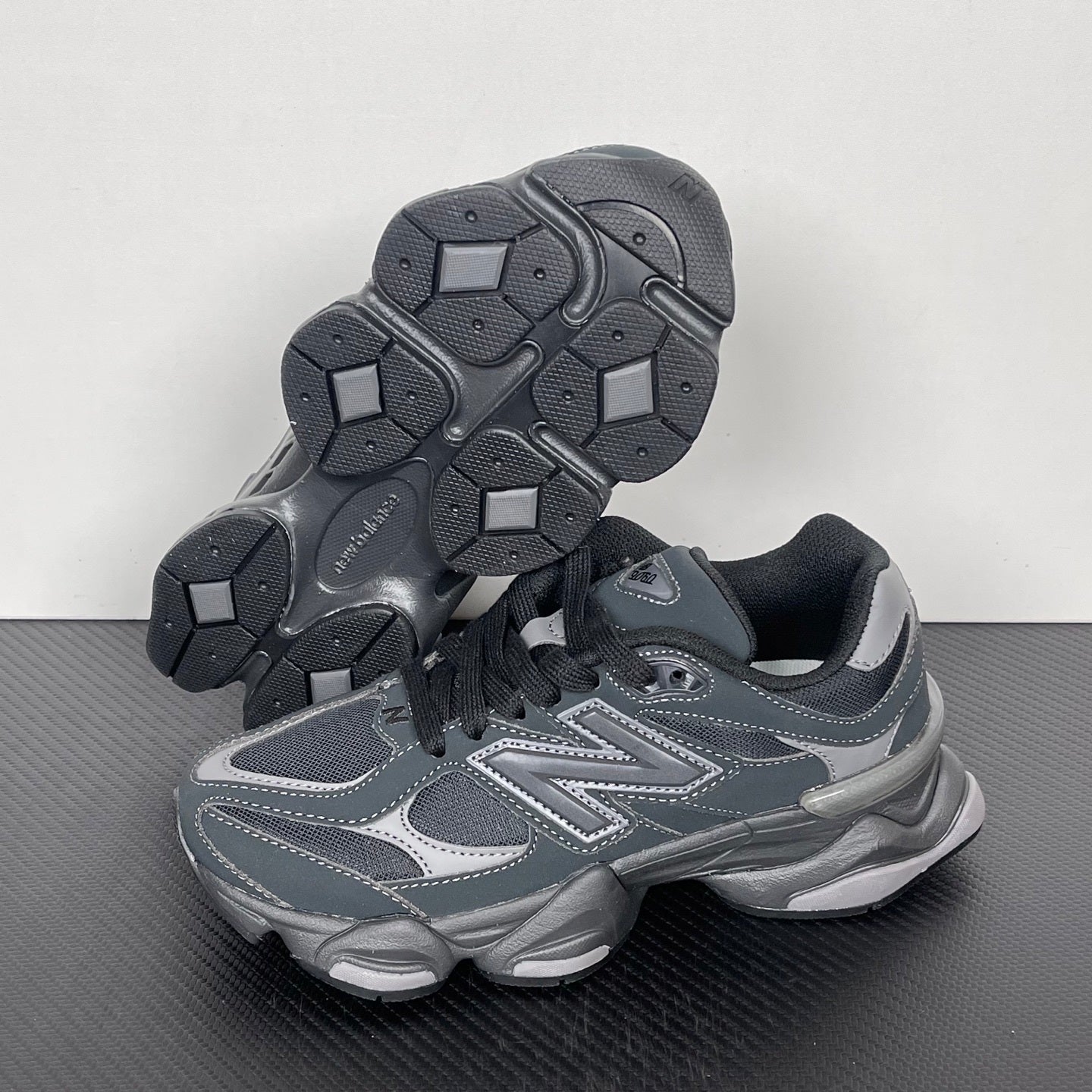 NEW BALANCE 9060 preto/cinza