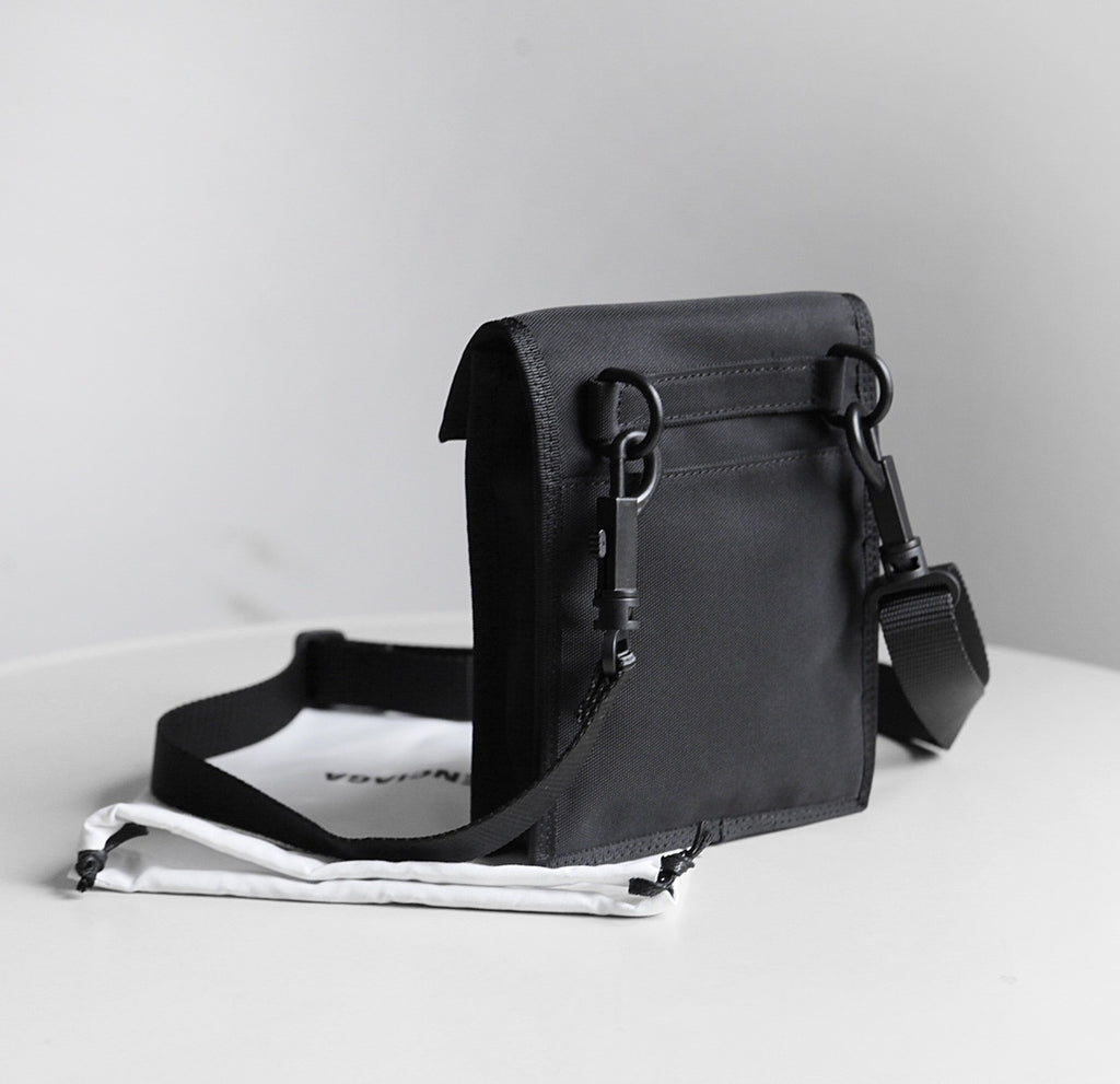 Balenciaga Army Small Pouch Preta 19x15x3cm