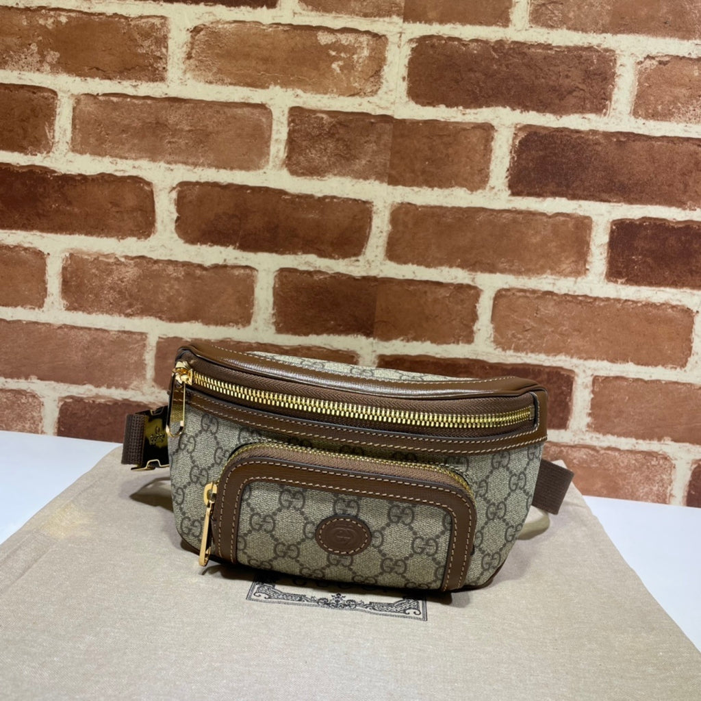 Pochete Gucci GG Embossed Supreme Marrom 28x15x3.5cm