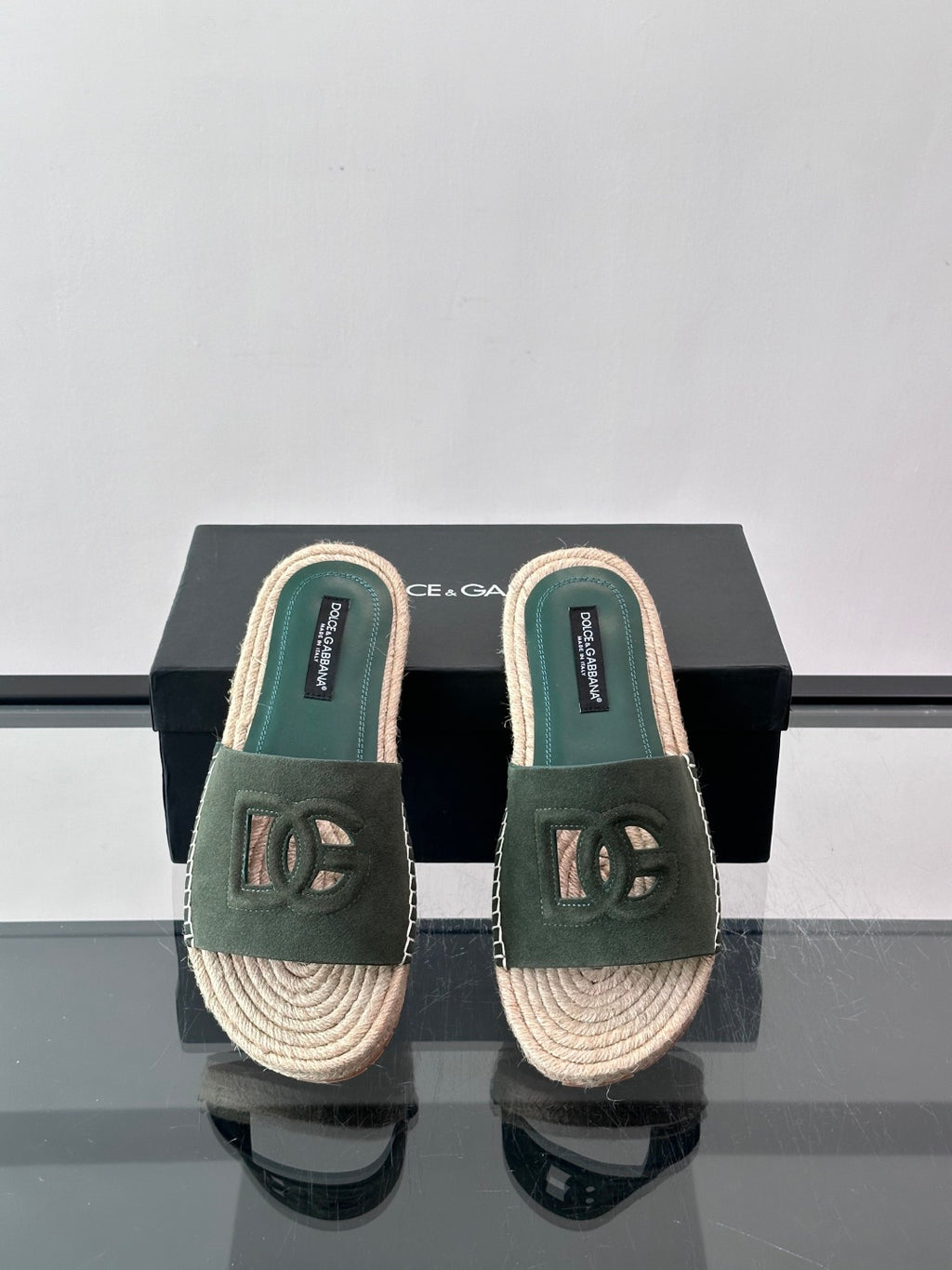 Espadrilhe DG com logo gravado verde camurça