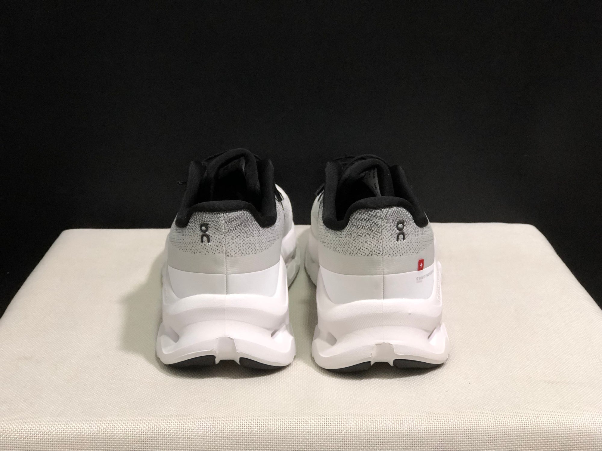 Tênis On Cloudtilt Branco/Preto