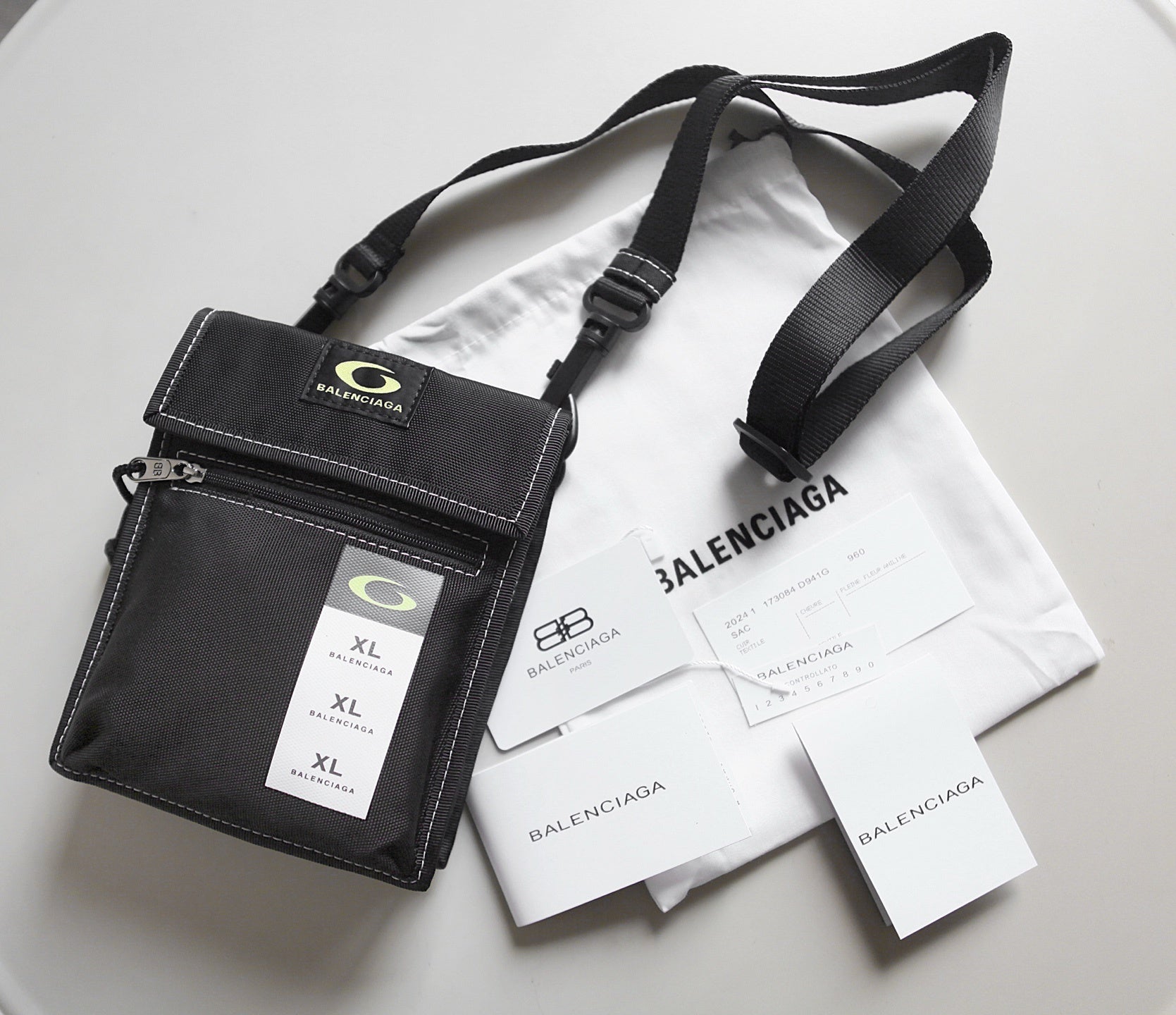 Balenciaga Explorer Small Pouch bag Preta 19×16×3.3cm