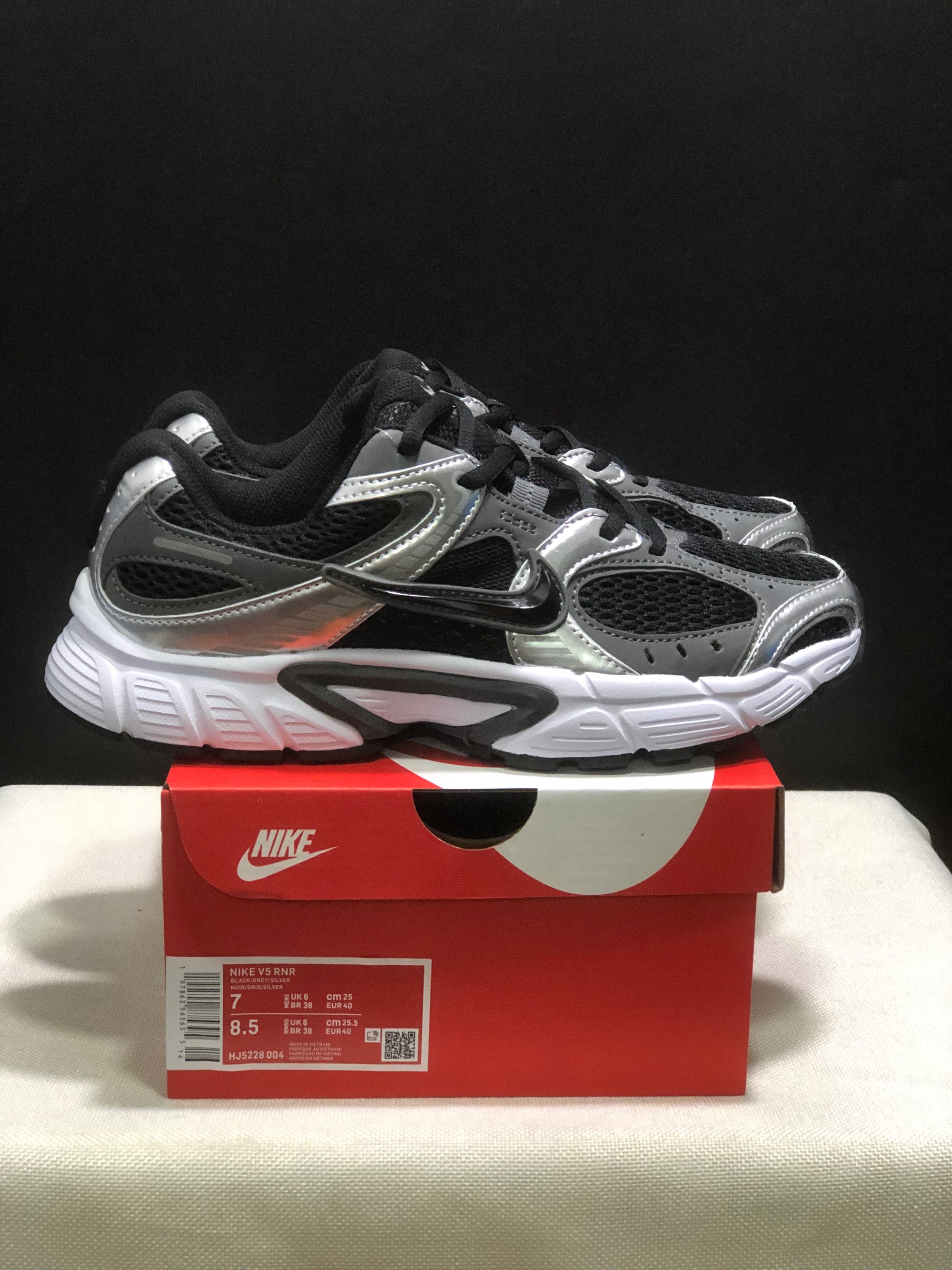 Nike V5 RNR preto/cinza