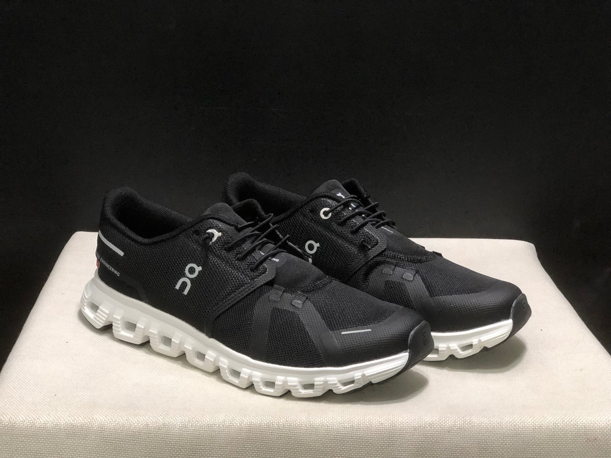 Tênis On Cloud 6 Preto/Branco