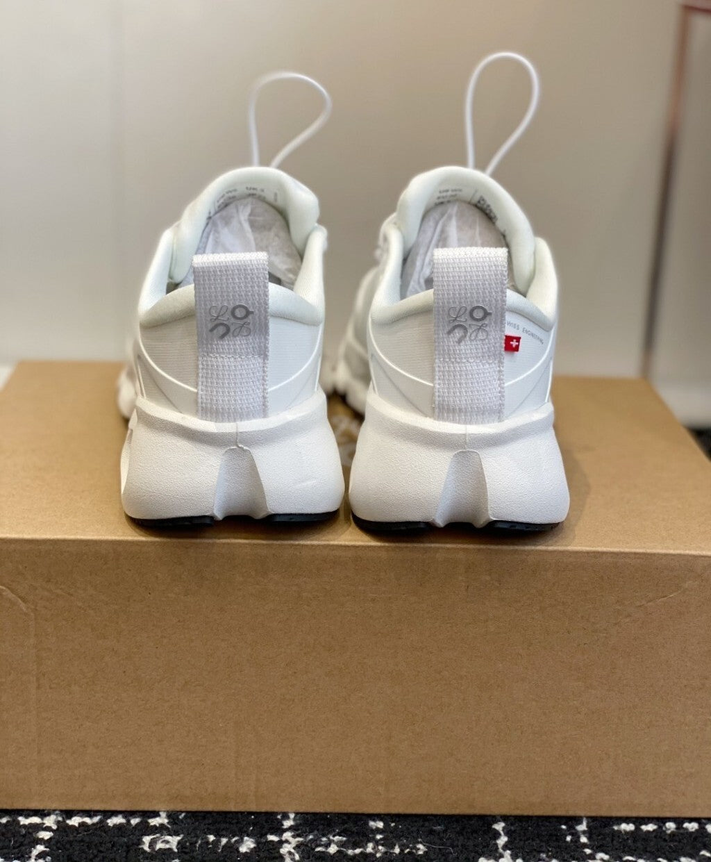 Tênis On Cloudsolo x LOEWE Branco