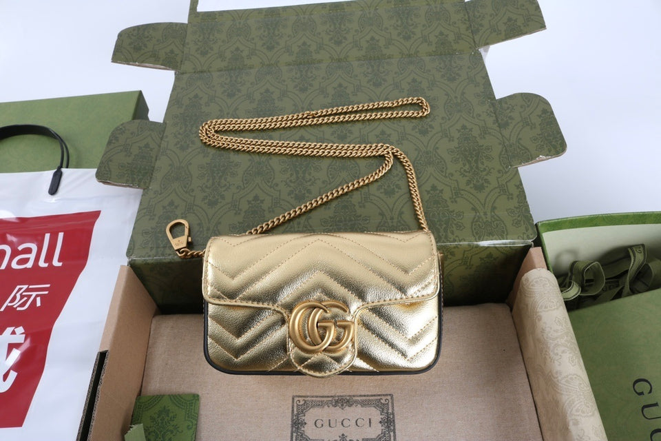 Bolsa Gucci GG Marmont Couro Dourado Super Mini/Média/Grande