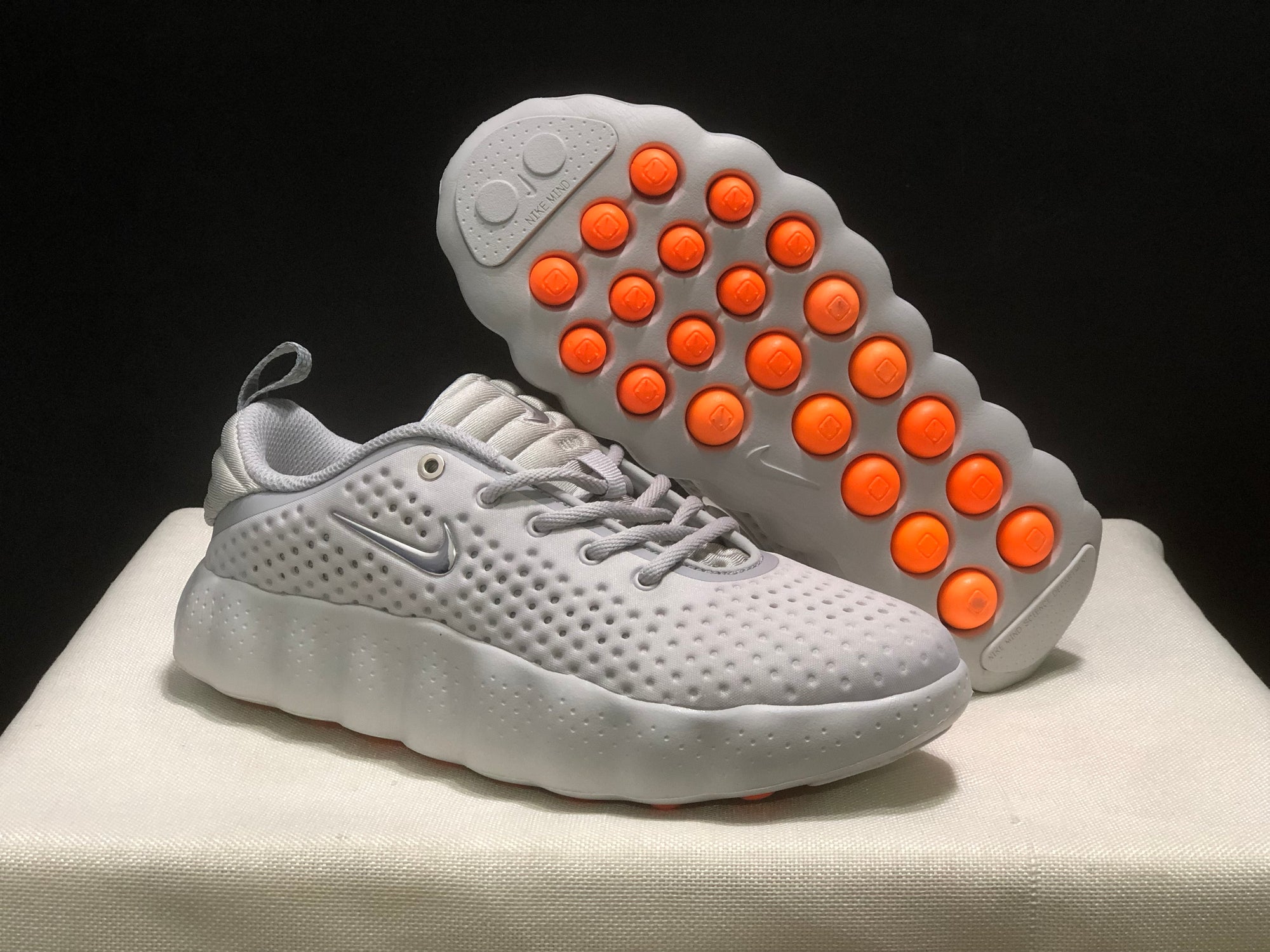 Tênis Nike Mind 002 Cinza