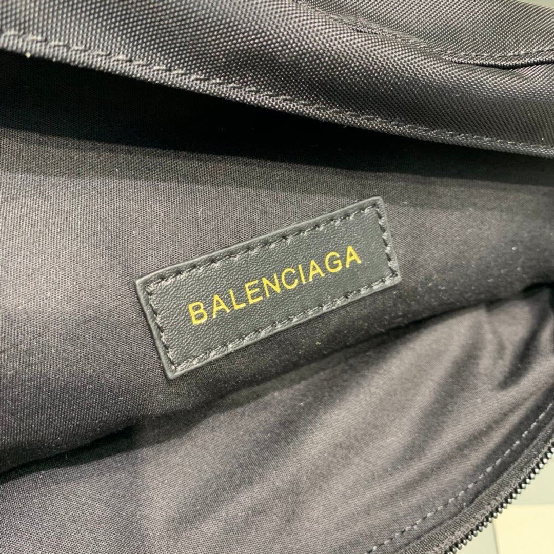 Balenciaga Wheel Logo Embroidered em Nylon 23x5x20cm