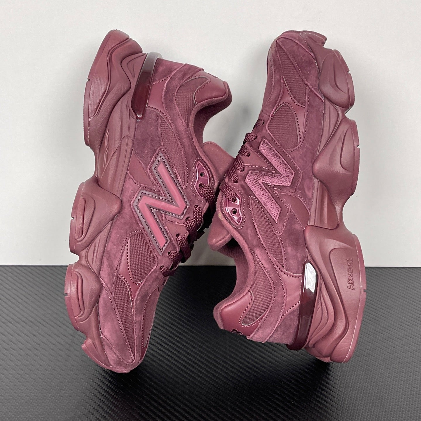 NEW BALANCE 9060 vermelho