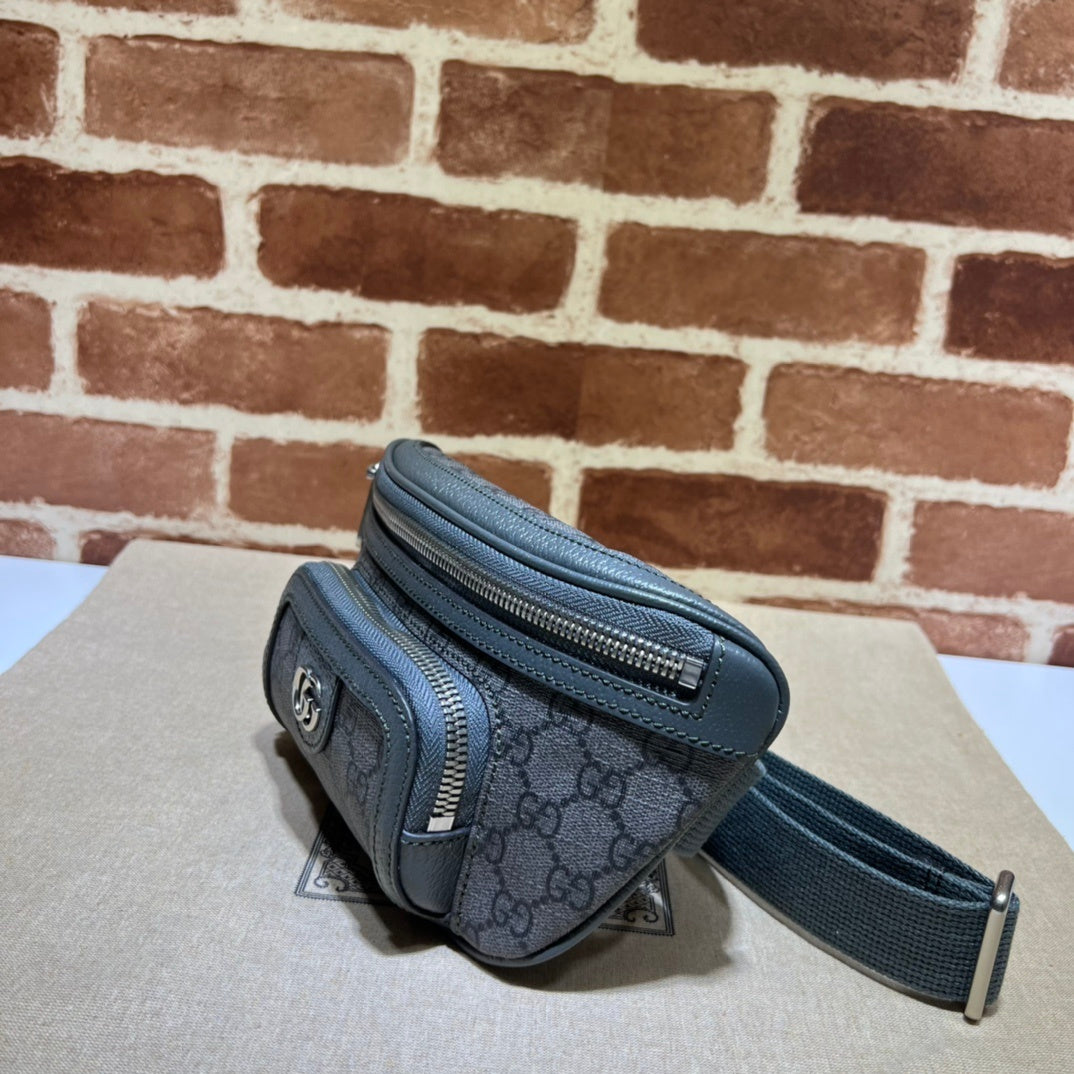Pochete Gucci GG Embossed Supreme Cinza 28x15x3.5cm