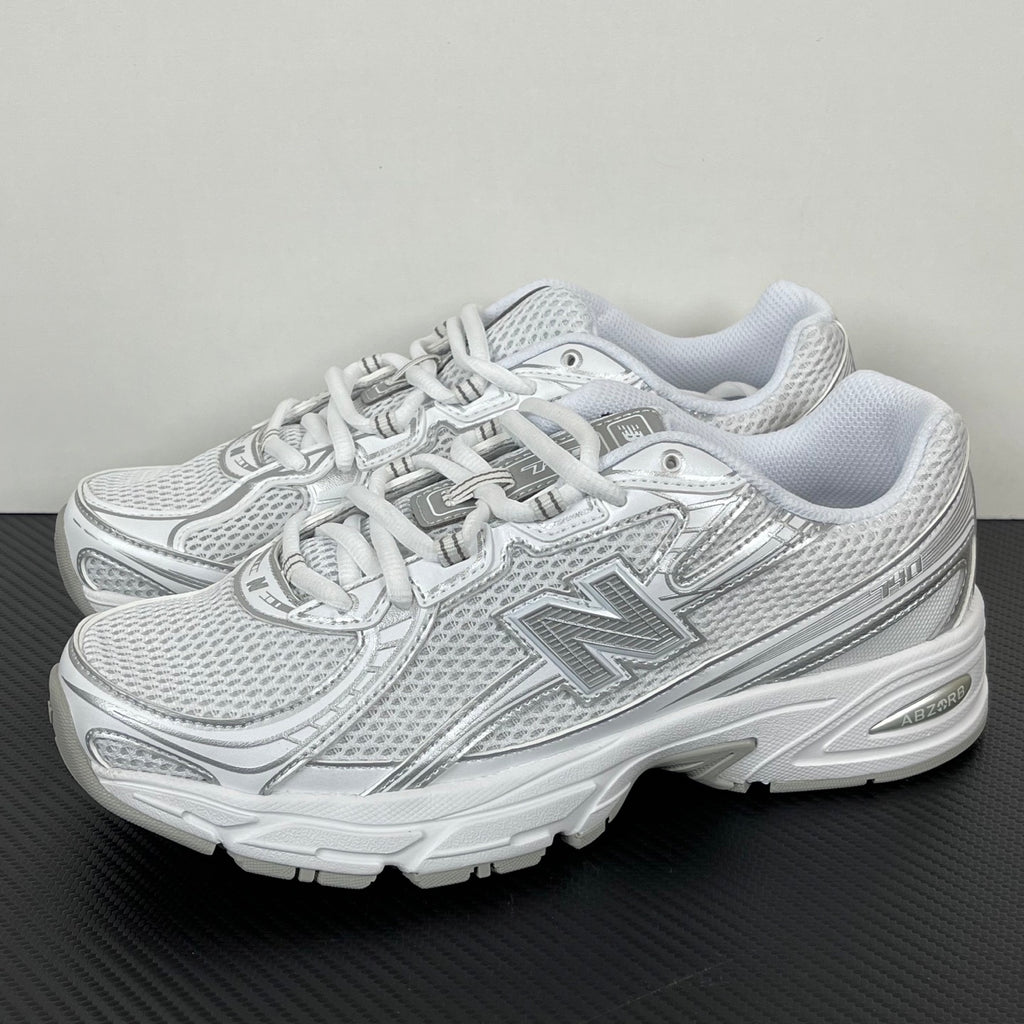 Tênis New Balance NB 740 branco/prata