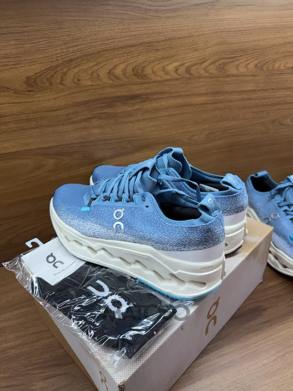 Tênis Cloudsurfer max azul claro pronta entrega