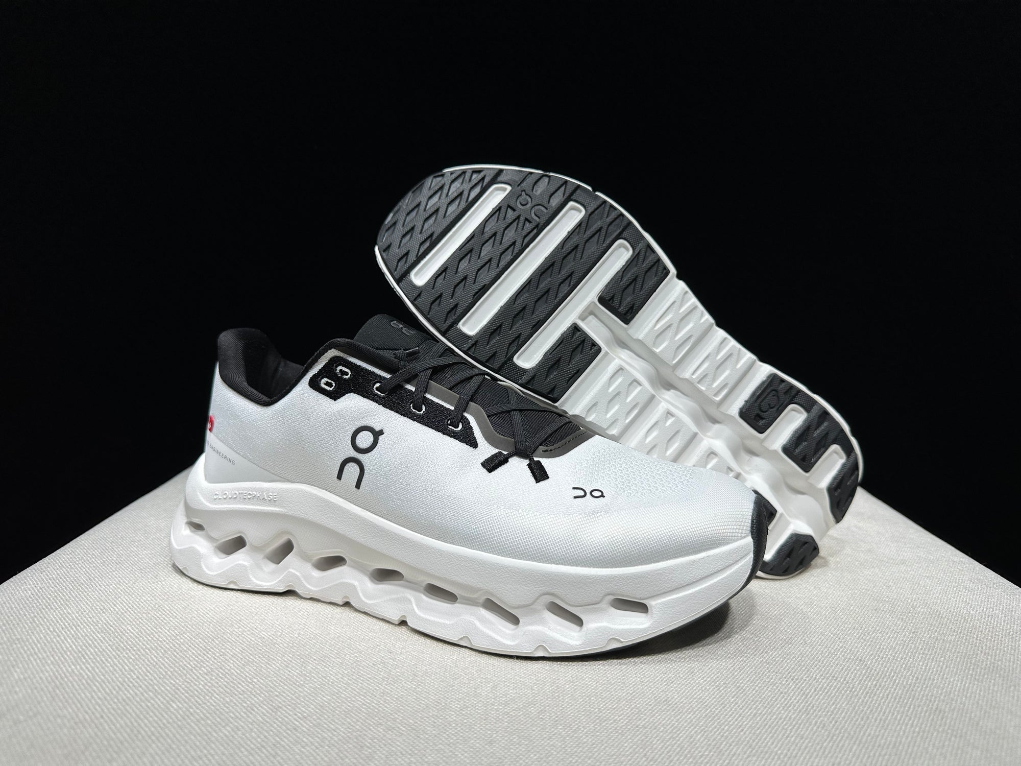 Tênis On Cloudtilt Branco/Preto