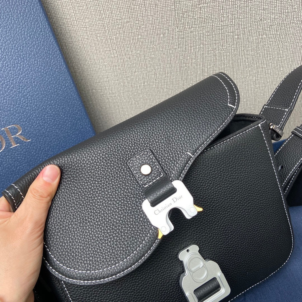 Bag Dior Saddle Messenger Pequena Preto 23x18x6CM
