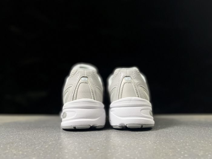 Tênis New Balance NB 740 Bege